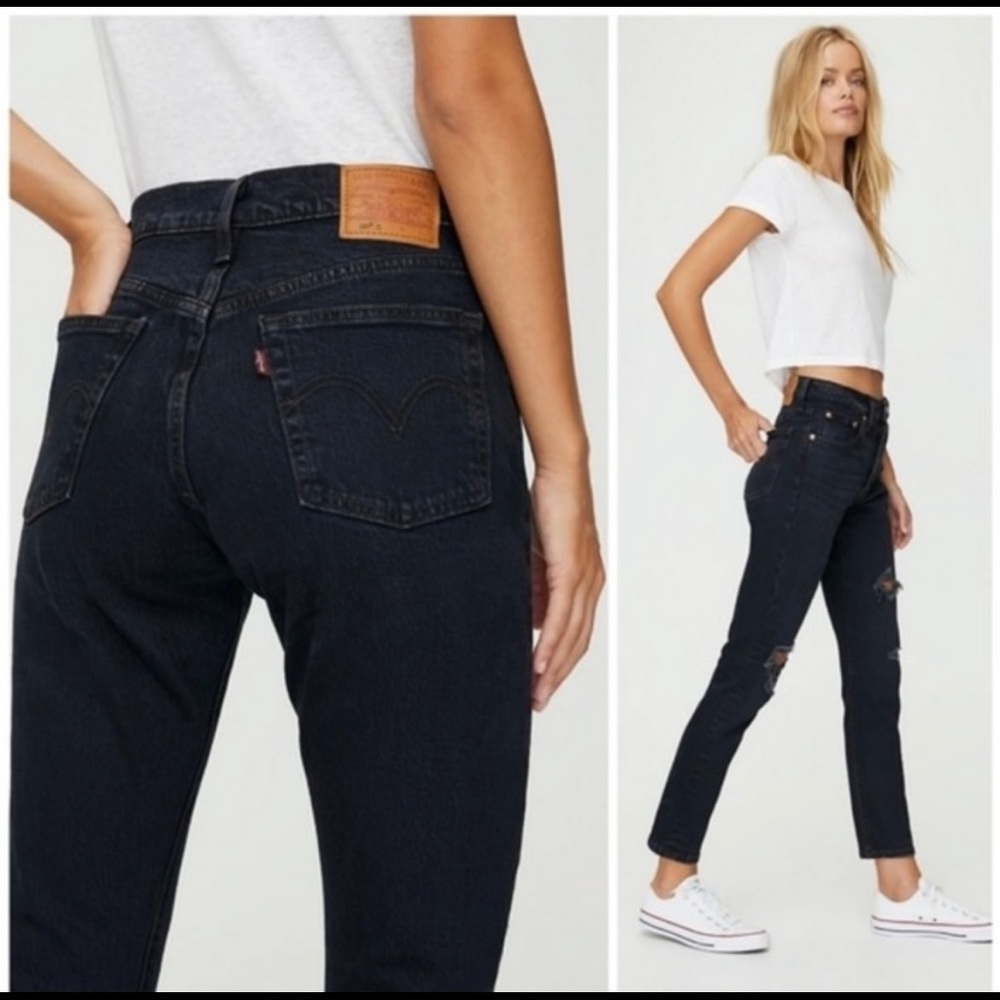 Aritzia Levi’s 501 Distressed Straight Jeans